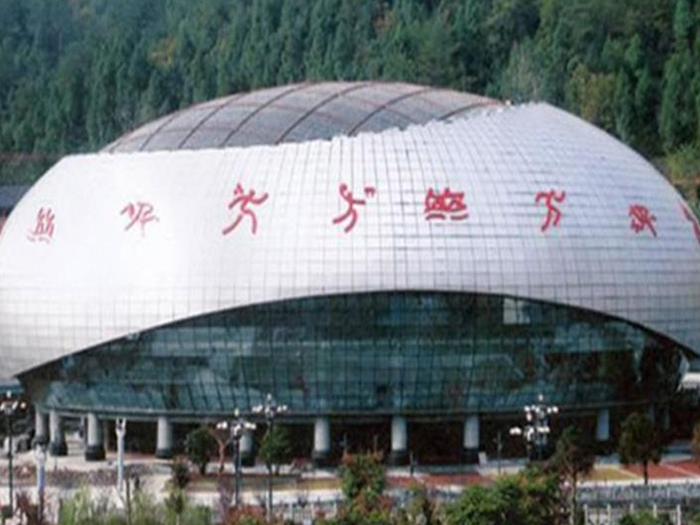 滕州体育中心球形网架加工安装